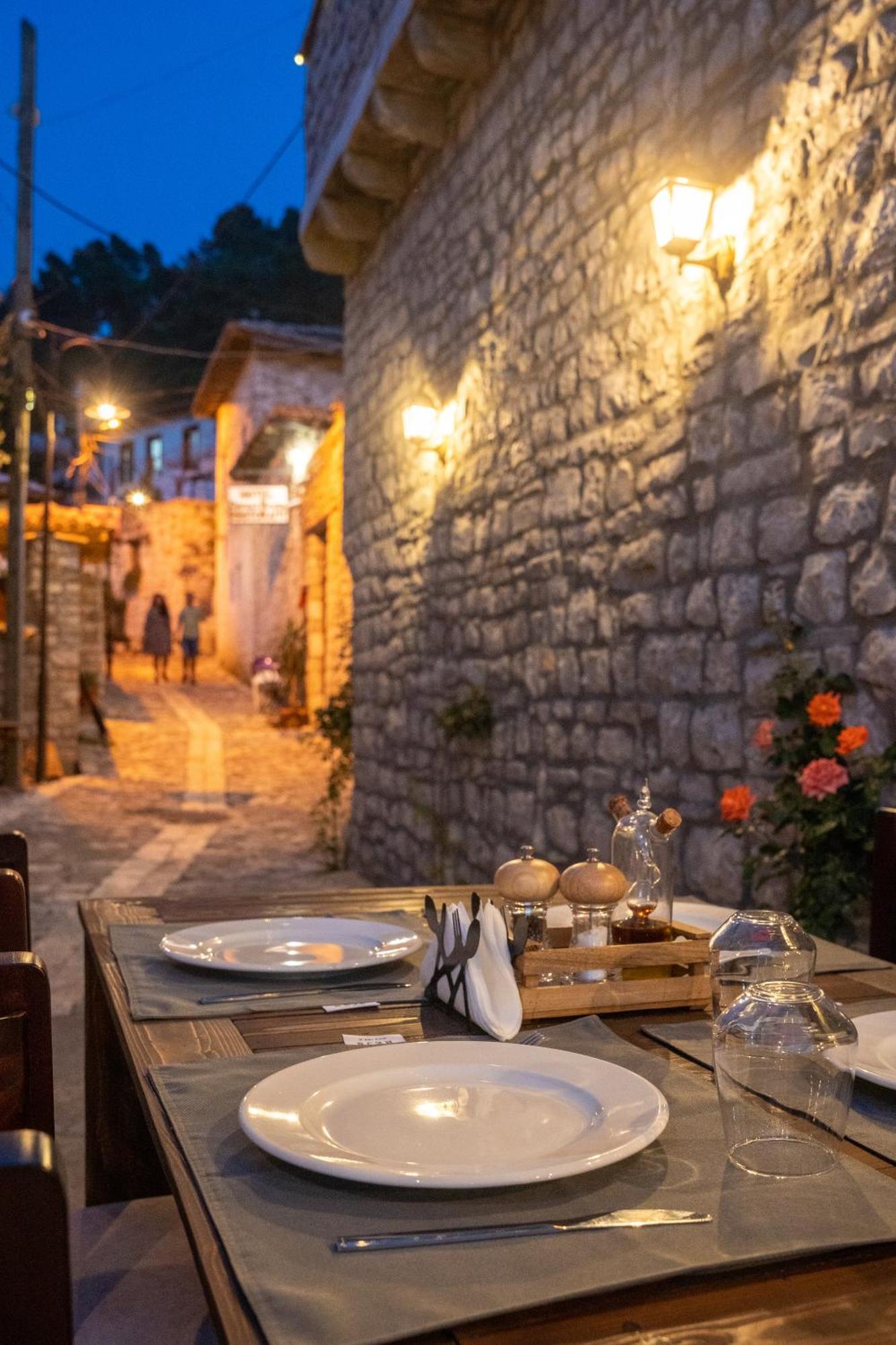 Kapllani Hotel 3*