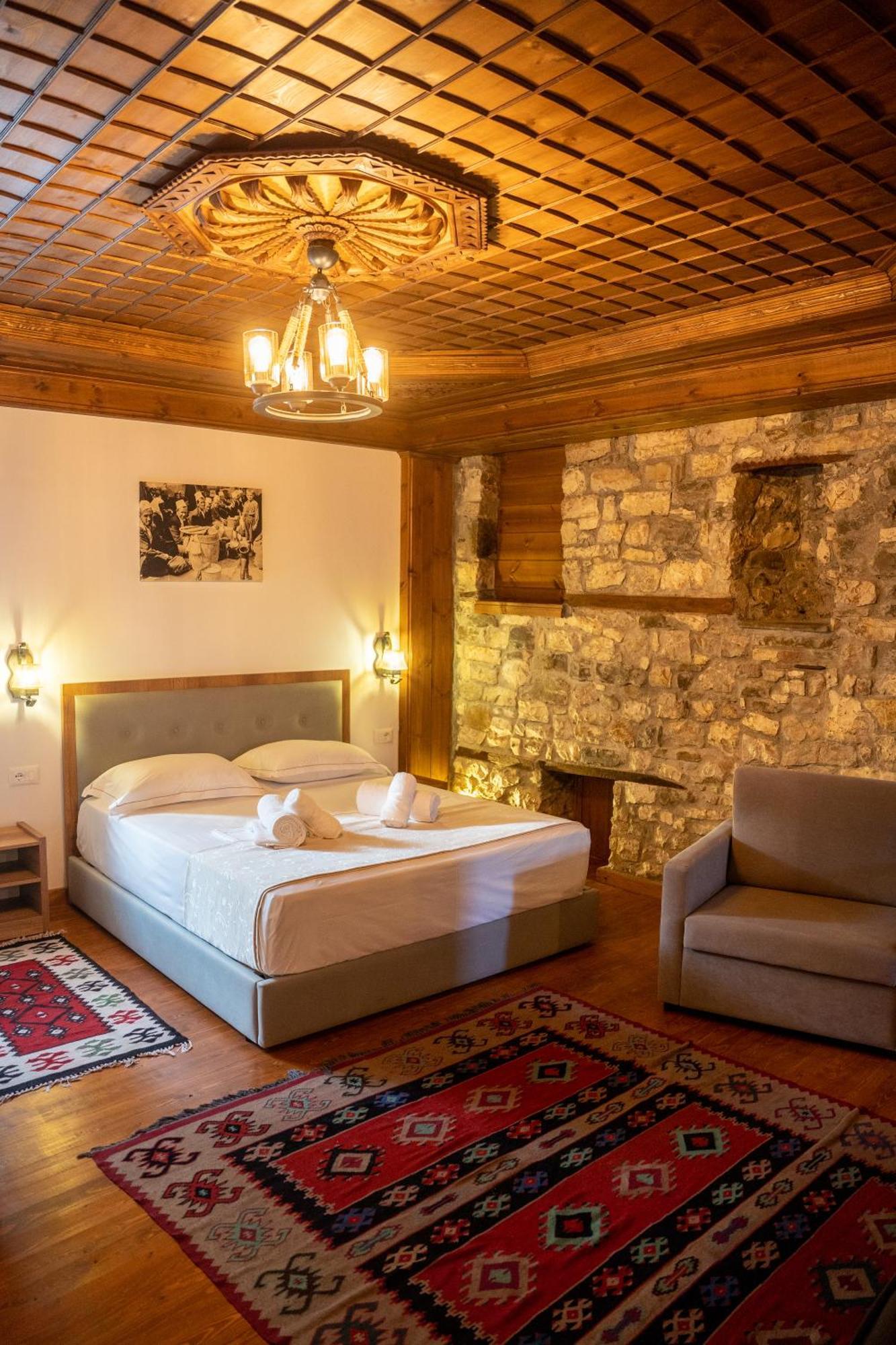 Kapllani Hotel